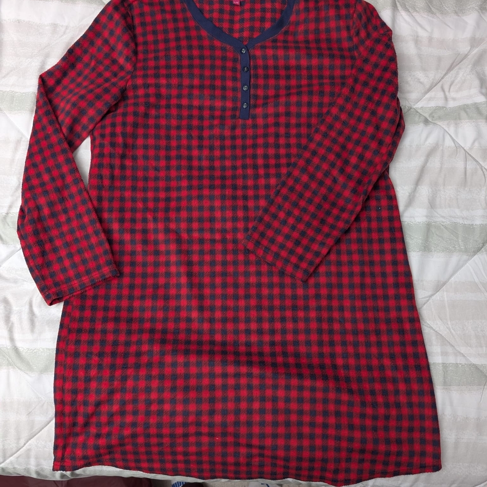 Red and Black Plaid Long Sleeve Fleece Night Gown